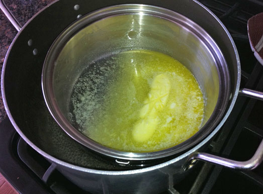 Au bain-marie boter smelten. Au bain-marie boter smelten.