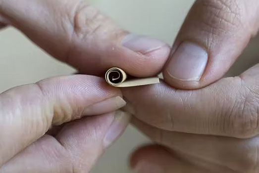Het draaien van een cilinder of spiraal tip. Het draaien van een cilinder of spiraal tip.