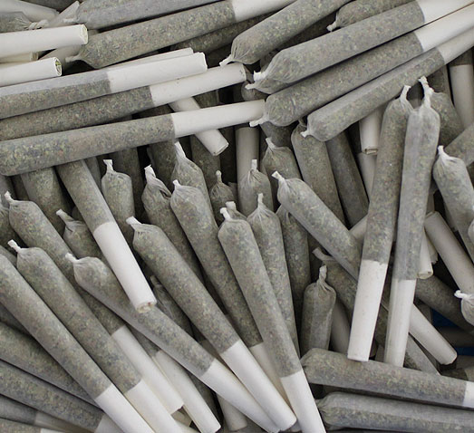 Geen overdosis door roken joints. Geen overdosis door roken joints.
