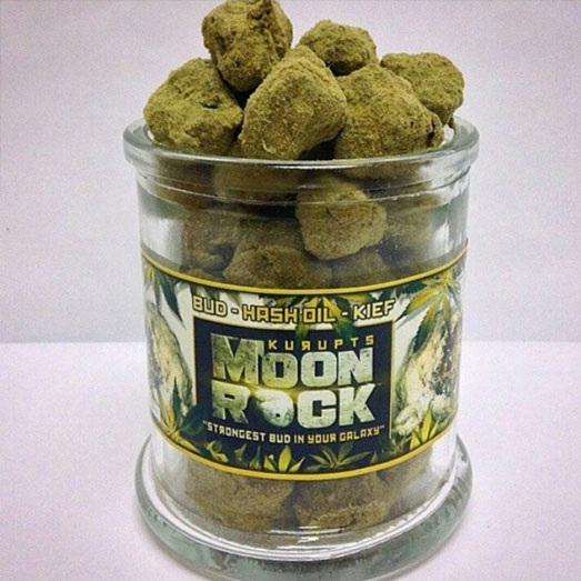 Moonrock wiet is de sterkste wiet van de galaxy. Moonrock wiet is de sterkste wiet van de galaxy.